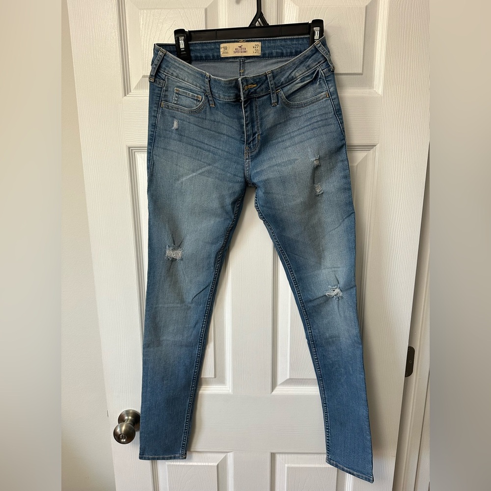 Hollister Light Blue Skinny Jeans - Distressed Detail